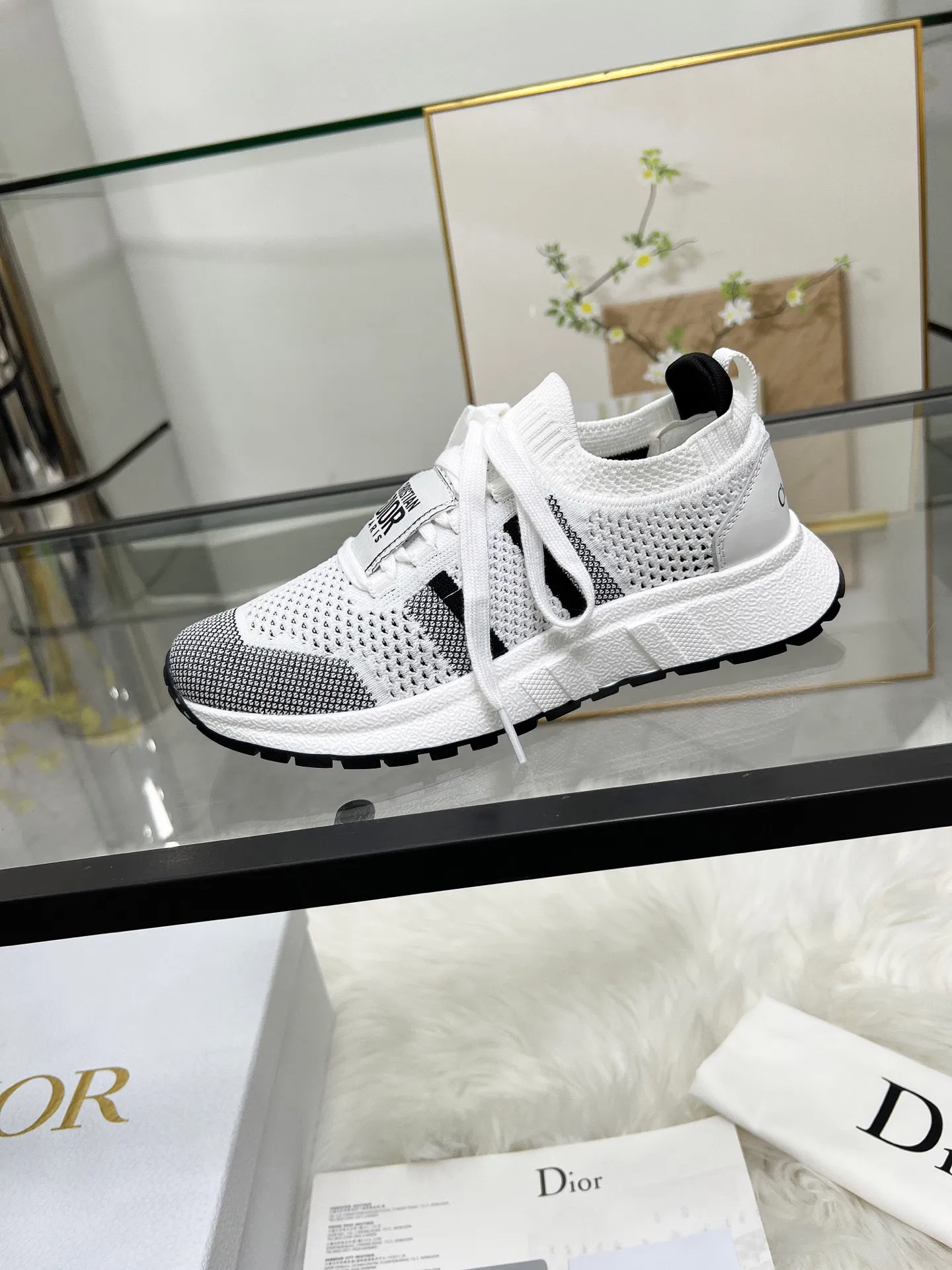 👟👟Ex-factory price 480👟👟 Product trademark: Dior "Dior" casual shoes Regular size: 35-44 Product material: Selected cowhide stitching breathable mesh mesh lining original outsole